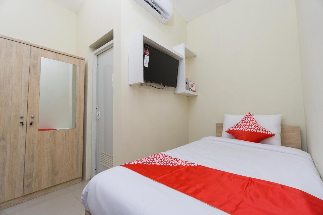Hotel Oyo 1542 Yessy Mansion Ngabean Exterior foto